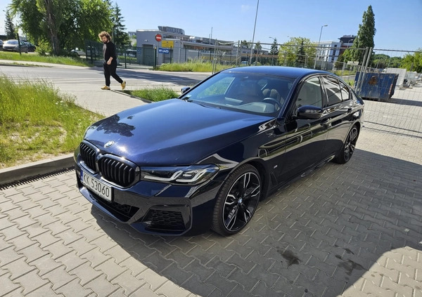BMW Seria 5 cena 194900 przebieg: 110000, rok produkcji 2021 z Kraków małe 211